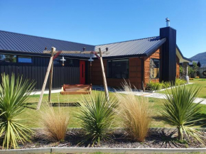 Hawea Heaven: Superking beds + Hot Tub + Mountain Wanaka